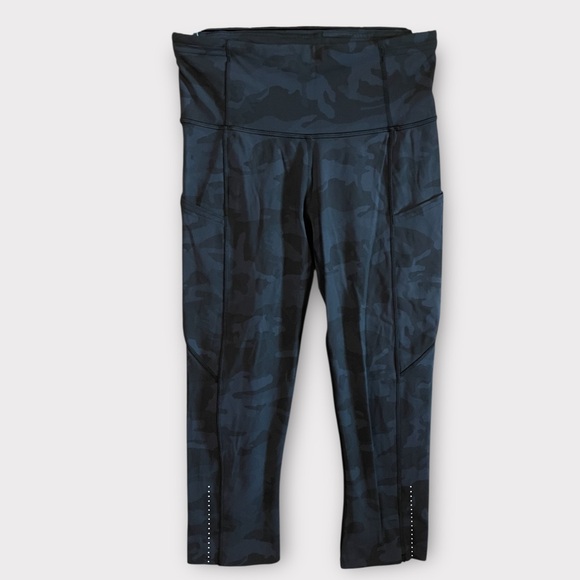 Lululemon Women’s Size 4 High Waisted Fast/Free Blue Camo Cropped Leggings - Picture 1 of 8